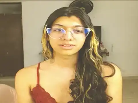engielphoenis14 online show from December 6, 2024, 6:50 pm