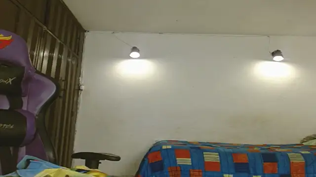 engielphoenis14 online show from November 27, 2025, 2:35 am