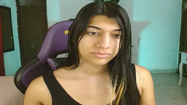 Snapshot of engielphoenis14 chatting on January 7, 2026, 5:15 pm engielphoenis14 online show from January 7, 2026, 5:15 pm