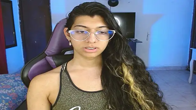 Snapshot of engielphoenis14 chatting on January 17, 2026, 5:12 am engielphoenis14 online show from January 17, 2026, 5:12 am