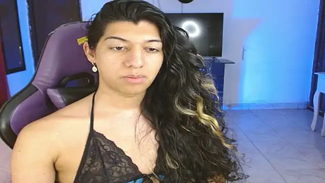 Snapshot of engielphoenis14 chatting on February 5, 2026, 12:04 am engielphoenis14 online show from February 5, 2026, 12:04 am