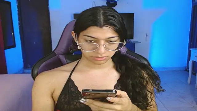 Snapshot of engielphoenis14 chatting on February 10, 2026, 12:59 am engielphoenis14 online show from February 10, 2026, 12:59 am