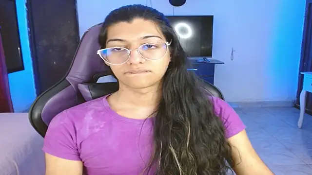 Snapshot of engielphoenis14 chatting on February 12, 2026, 6:19 am engielphoenis14 online show from February 12, 2026, 6:19 am