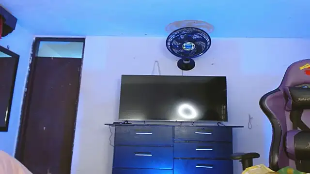 Snapshot of engielphoenis14 chatting on February 14, 2026, 7:32 pm engielphoenis14 online show from February 14, 2026, 7:32 pm