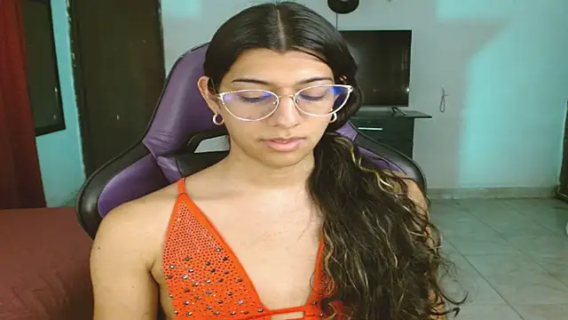 Snapshot of engielphoenis14 chatting on February 24, 2026, 9:57 pm engielphoenis14 online show from February 24, 2026, 9:57 pm