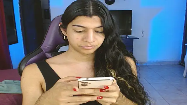 Snapshot of engielphoenis14 chatting on February 25, 2026, 10:52 pm engielphoenis14 online show from February 25, 2026, 10:52 pm