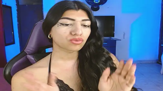 Snapshot of engielphoenis14 chatting on February 27, 2026, 8:42 pm engielphoenis14 online show from February 27, 2026, 8:42 pm