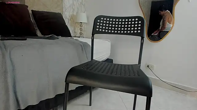 amatista  smith online show from November 15, 2025, 9:11 pm