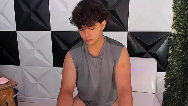 Dani cumboy online show from November 6, 2025, 2:07 pm