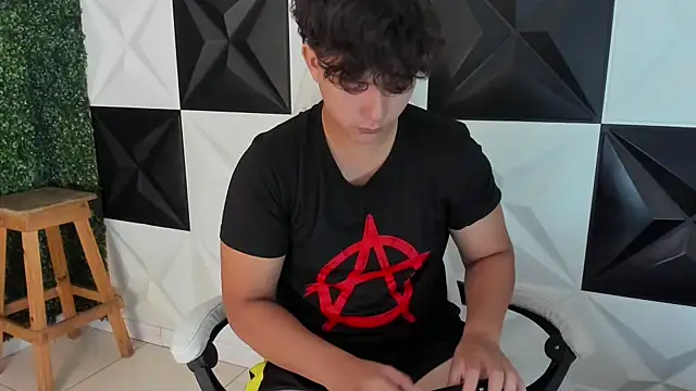 Dani cumboy online show from November 9, 2025, 1:20 pm