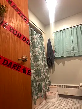 Lilsmokeshow017 online show from September 28, 2025, 1:33 am