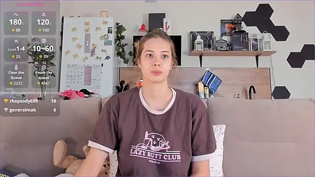 Girl alone home online show from October 27, 2025, 4:27 am