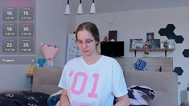 Girl alone home online show from March 16, 2026, 3:12 am