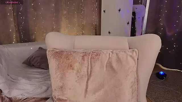 NaokoStifel online show from October 24, 2025, 2:30 am