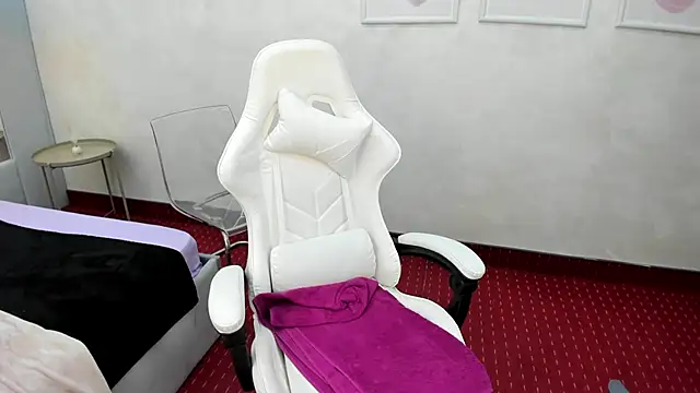 patriciakeys online show from February 25, 2025, 6:36 am