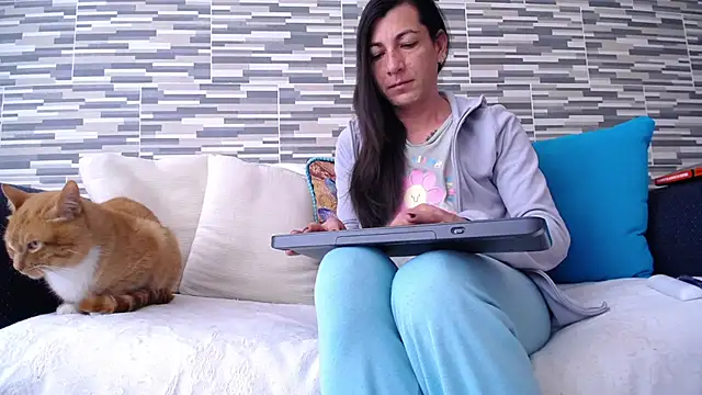 VioletaGomezCo online show from November 2, 2025, 12:07 pm