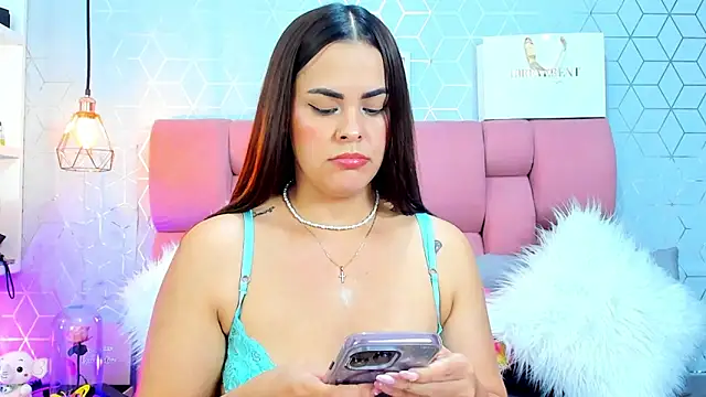 Snapshot of Zoebraham chatting on January 15, 2026, 9:18 pm Zoebraham online show from January 15, 2026, 9:18 pm