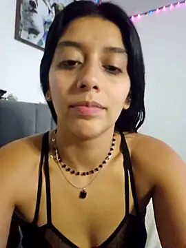 Snapshot of BrittanyDiaz chatting on October 24, 2025, 7:10 pm BrittanyDiaz online show from October 24, 2025, 7:10 pm