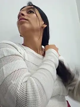 Snapshot of BrittanyDiaz chatting on November 14, 2025, 2:49 pm BrittanyDiaz online show from November 14, 2025, 2:49 pm