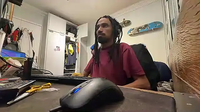 hotcamboy420 online show from December 12, 2024, 5:31 am