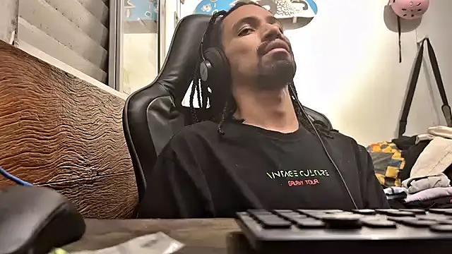 hotcamboy420 online show from February 16, 2025, 5:15 am