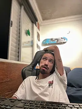 hotcamboy420 online show from February 28, 2025, 4:54 am