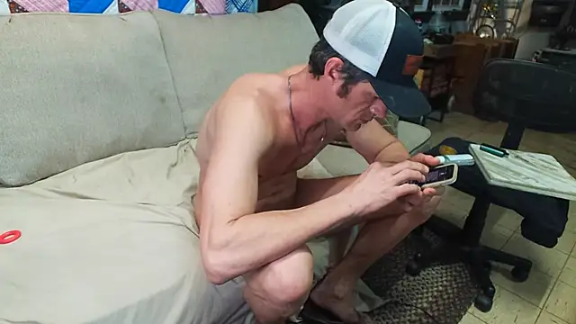 Snapshot of mowingman26 chatting on February 11, 2025, 5:47 am mowingman26 online show from February 11, 2025, 5:47 am