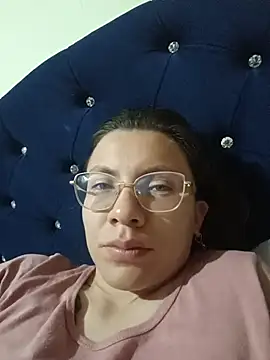 Snapshot of karlamorris_ chatting on October 24, 2025, 3:14 am karlamorris online show from October 24, 2025, 3:14 am