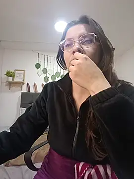 Snapshot of karlamorris_ chatting on October 26, 2025, 5:35 am karlamorris online show from October 26, 2025, 5:35 am