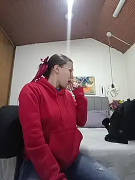 Snapshot of karlamorris_ chatting on December 4, 2025, 1:42 pm karlamorris online show from December 4, 2025, 1:42 pm