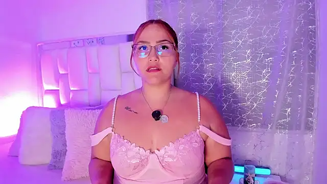 LeahxBarker online show from February 17, 2026, 1:57 am