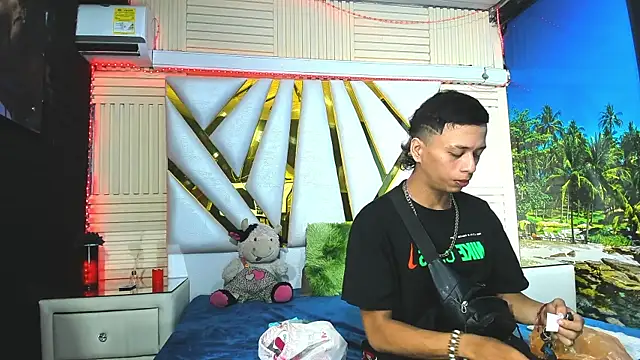 Snapshot of Ashley_James chatting on September 23, 2025, 8:23 pm Ashley James online show from September 23, 2025, 8:23 pm