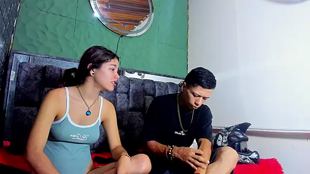 Snapshot of Ashley_James chatting on November 4, 2025, 8:19 pm Ashley James online show from November 4, 2025, 8:19 pm