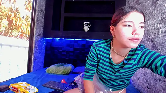 Snapshot of Ashley_James chatting on November 14, 2025, 2:05 pm Ashley James online show from November 14, 2025, 2:05 pm