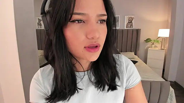 renee shelby  online show from December 12, 2024, 7:59 pm