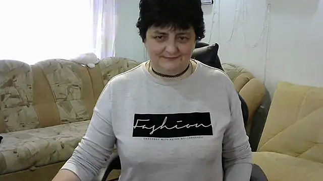 Snapshot of IsXLoves chatting on February 26, 2025, 10:58 am IsXLoves online show from February 26, 2025, 10:58 am