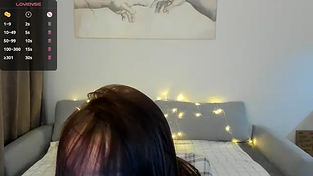 crystal lilith online show from December 20, 2025, 6:26 pm