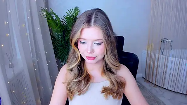 Snapshot of FollowLovee chatting on January 21, 2025, 7:39 pm FollowLovee online show from January 21, 2025, 7:39 pm