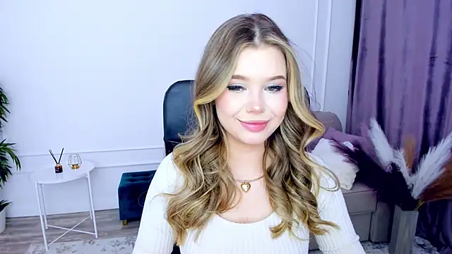 Snapshot of FollowLovee chatting on February 7, 2025, 7:38 pm FollowLovee online show from February 7, 2025, 7:38 pm