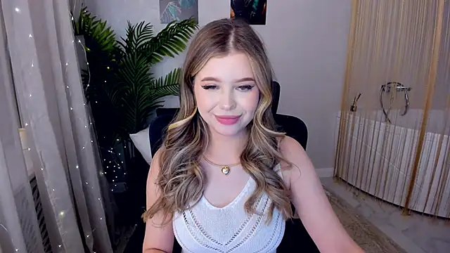 Snapshot of FollowLovee chatting on March 7, 2025, 10:54 pm FollowLovee online show from March 7, 2025, 10:54 pm