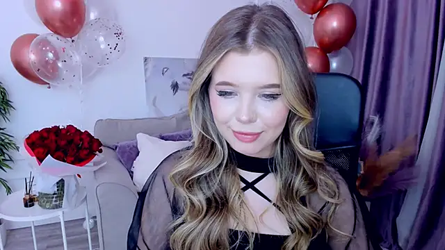 Snapshot of FollowLovee chatting on March 22, 2025, 5:52 pm FollowLovee online show from March 22, 2025, 5:52 pm