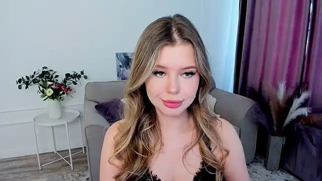 Snapshot of FollowLovee chatting on September 25, 2025, 12:09 pm FollowLovee online show from September 25, 2025, 12:09 pm