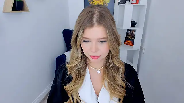 Snapshot of FollowLovee chatting on September 26, 2025, 12:42 pm FollowLovee online show from September 26, 2025, 12:42 pm