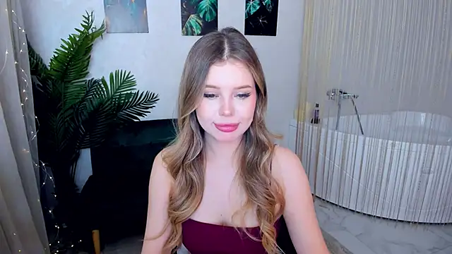 Snapshot of FollowLovee chatting on October 7, 2025, 7:55 pm FollowLovee online show from October 7, 2025, 7:55 pm