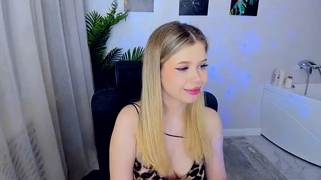 FollowLovee online show from November 15, 2025, 7:54 pm