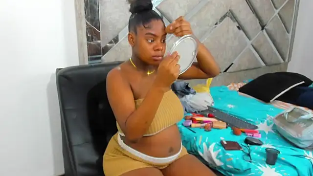 EvaxEmma online show from May 18, 2026, 1:50 pm