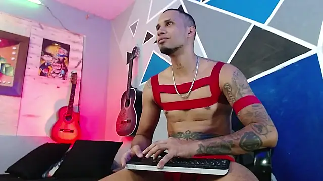 Snapshot of MagnusFrost chatting on December 16, 2025, 3:00 am MagnusFrost online show from December 16, 2025, 3:00 am