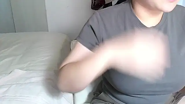 Snapshot of iamMalixxx chatting on March 17, 2026, 11:13 am iamMalixxx online show from March 17, 2026, 11:13 am