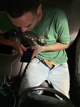 Houstonslong1 online show from December 17, 2025, 1:44 am