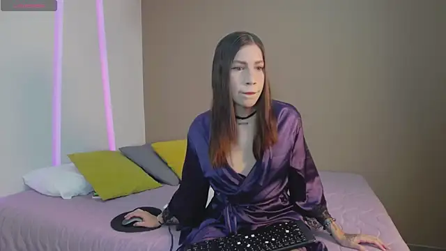 LynnSam  online show from February 1, 2025, 1:55 am